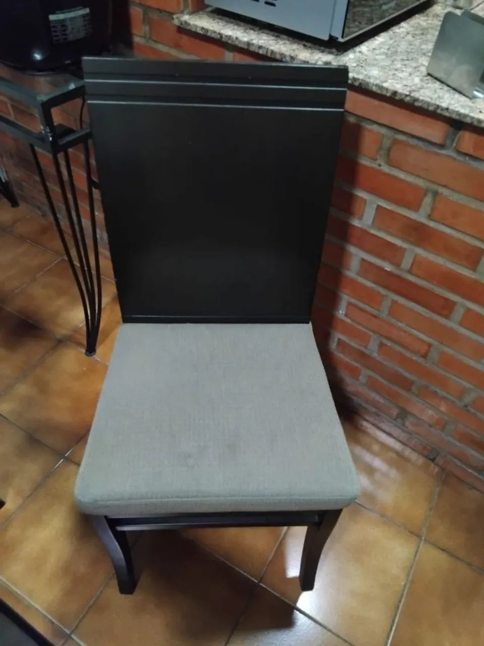 Mesa de Jantar com tampo de vidro e 6 cadeiras  - Foto 2