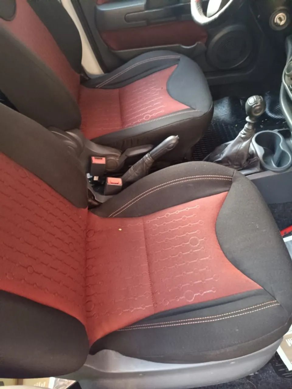 Fiat Uno Sporting 1.4 EVO Fire Flex 8V 4P 2012 - Foto 3