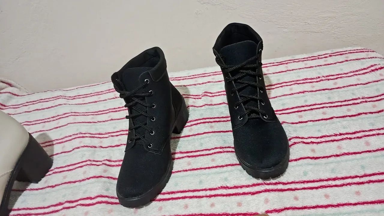 Bota feminina N 36 ou 37 nova  - Foto 4