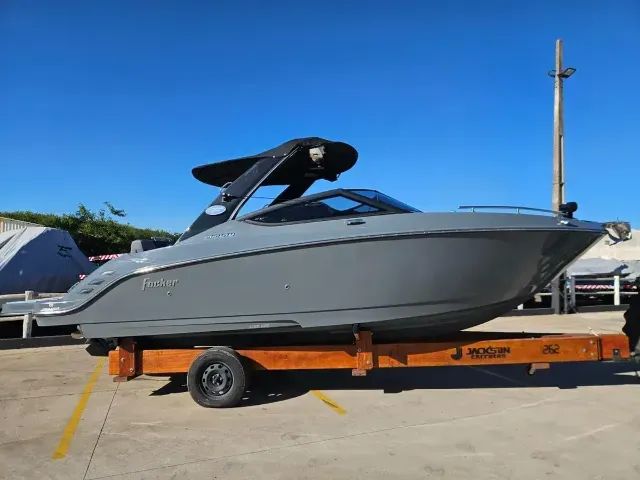 Lancha Focker 262 Chrome