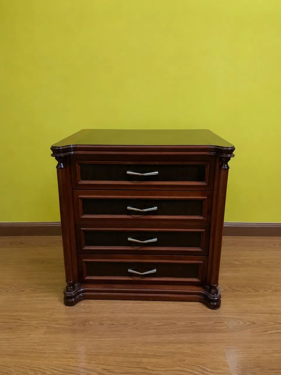 Mesa de cabeceira