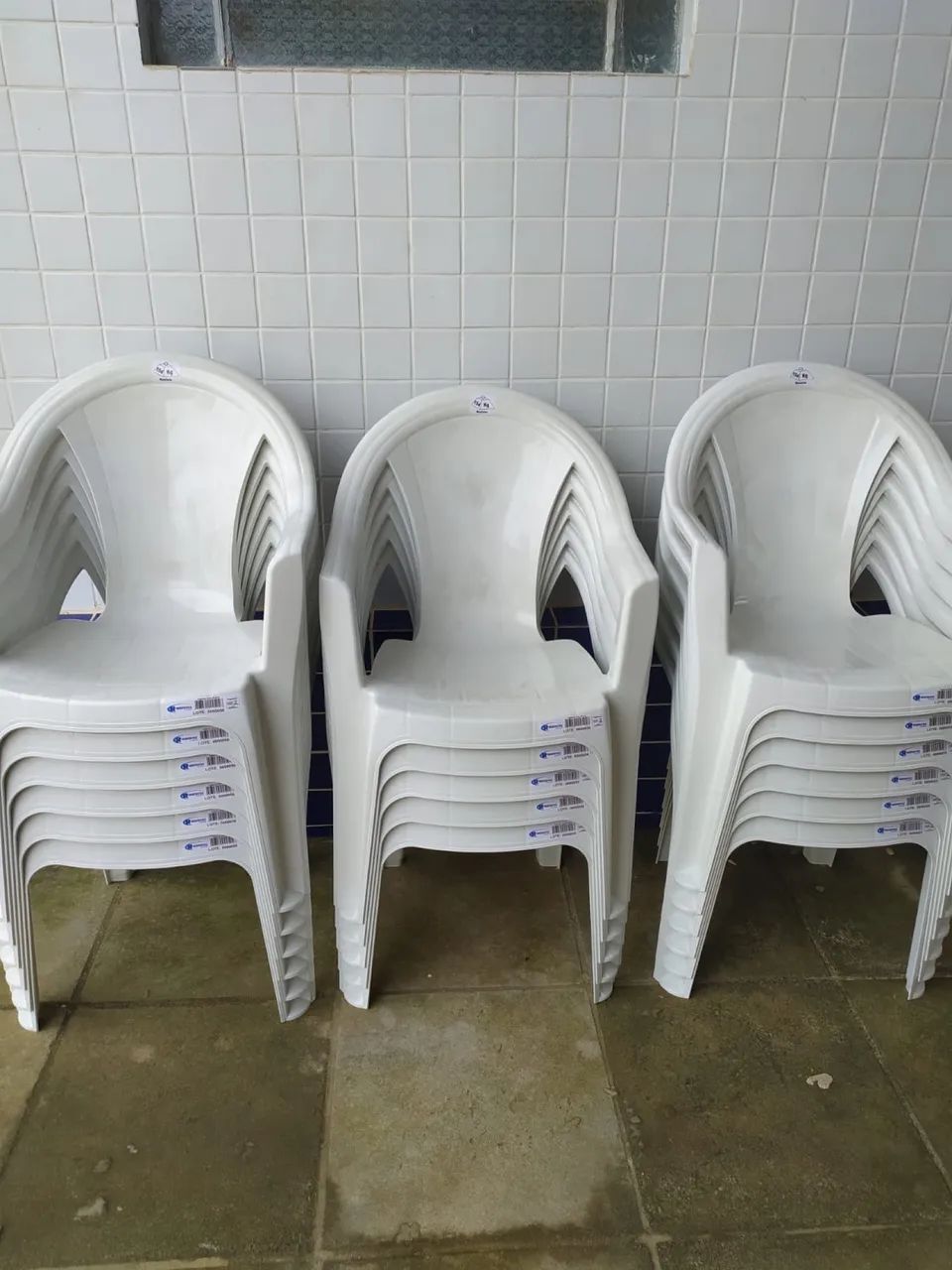 Poltrona de plástico- cadeira com braço  - Foto 2