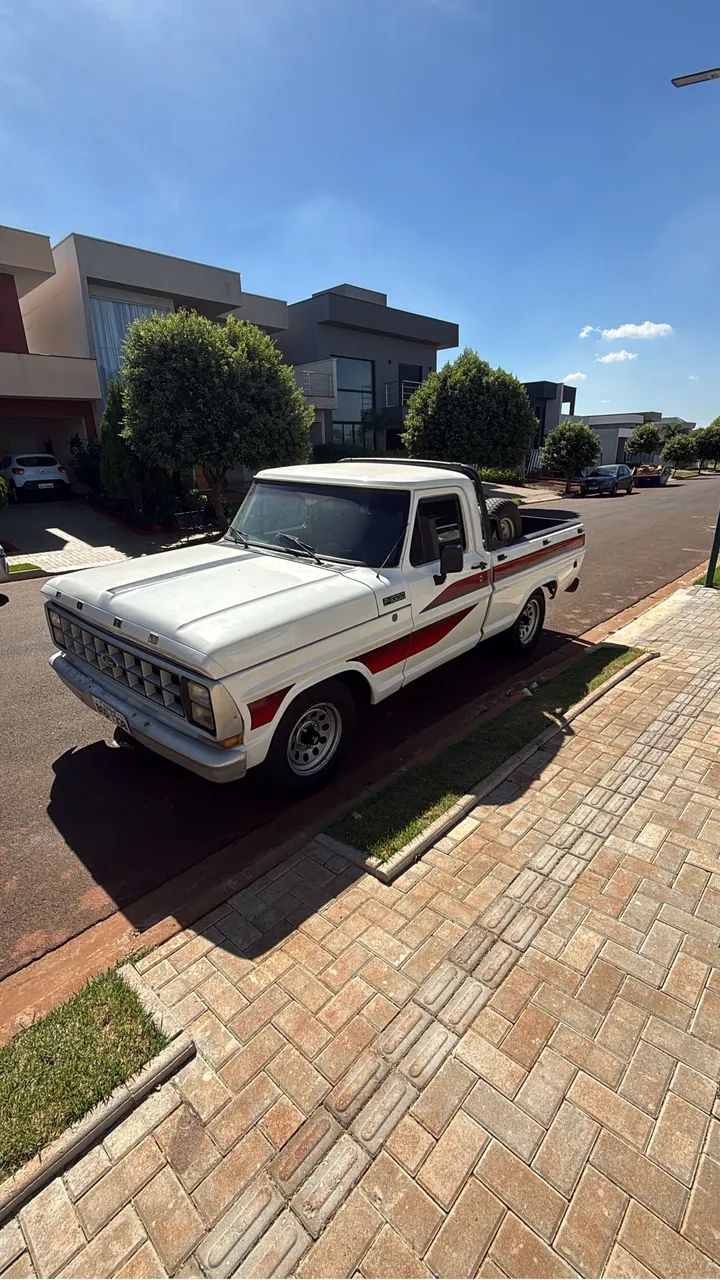 Ford F-1000 Super Diesel / Super Diesel Turbo 1985