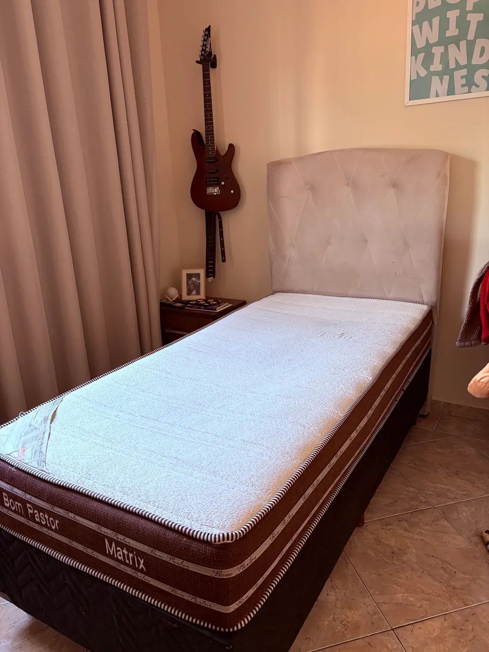 Cama Box Solteiro + Cabeceira Estofada - Ótimo Estado