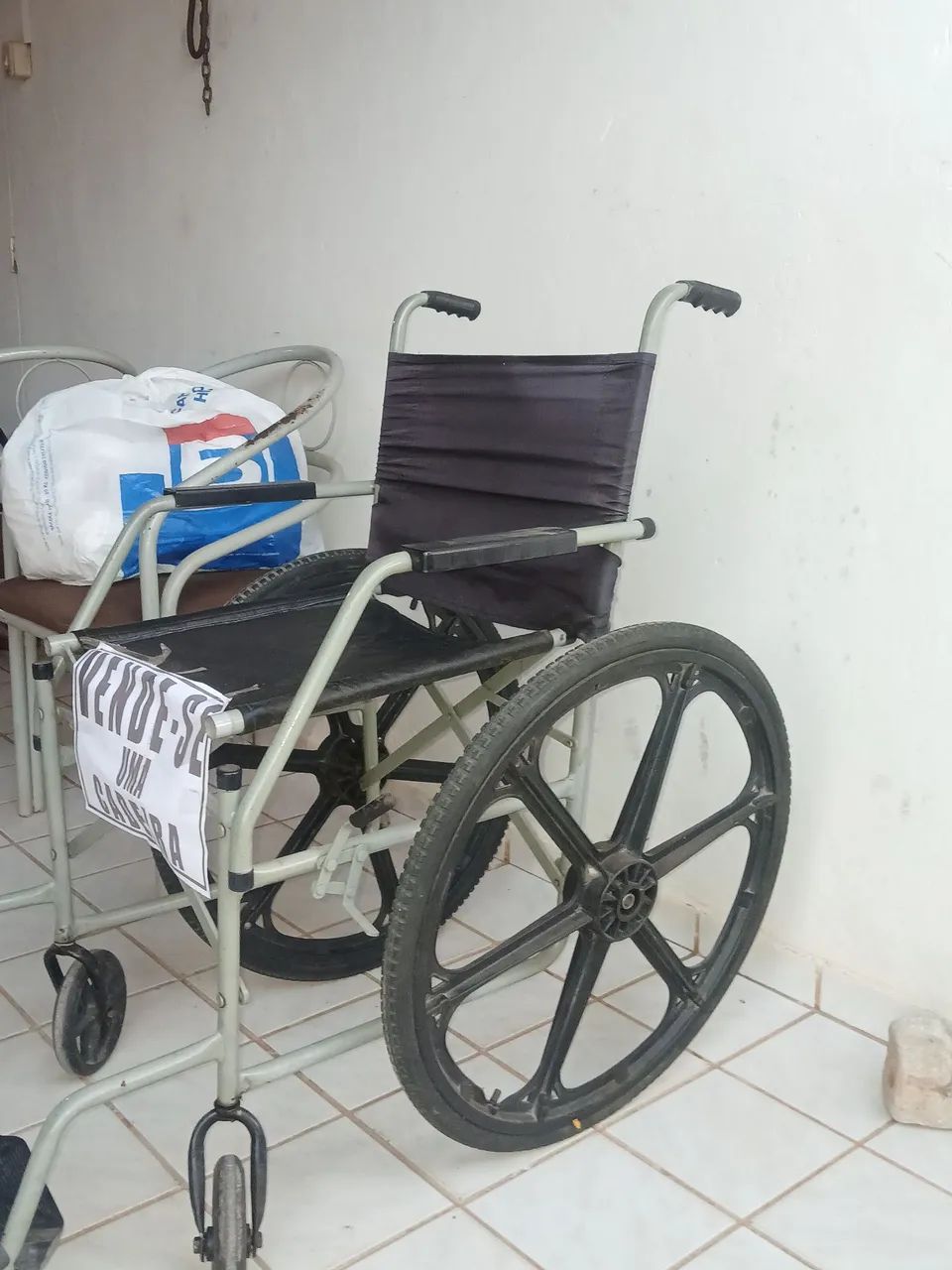 Cadeira de rodas seminova - Foto 3