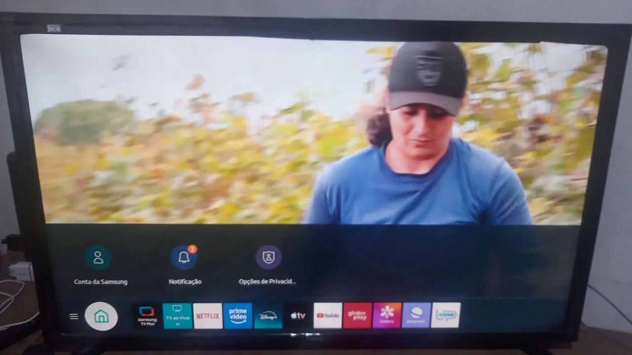 Vende-se uma TV Samsung 43 polegadas smart tudo funcionando