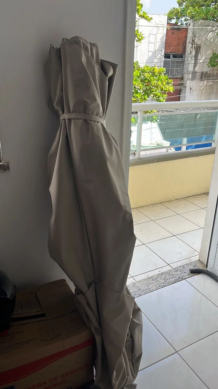 Vendo Guarda sol NOVO! nunca usado de 3m e base de concreto 