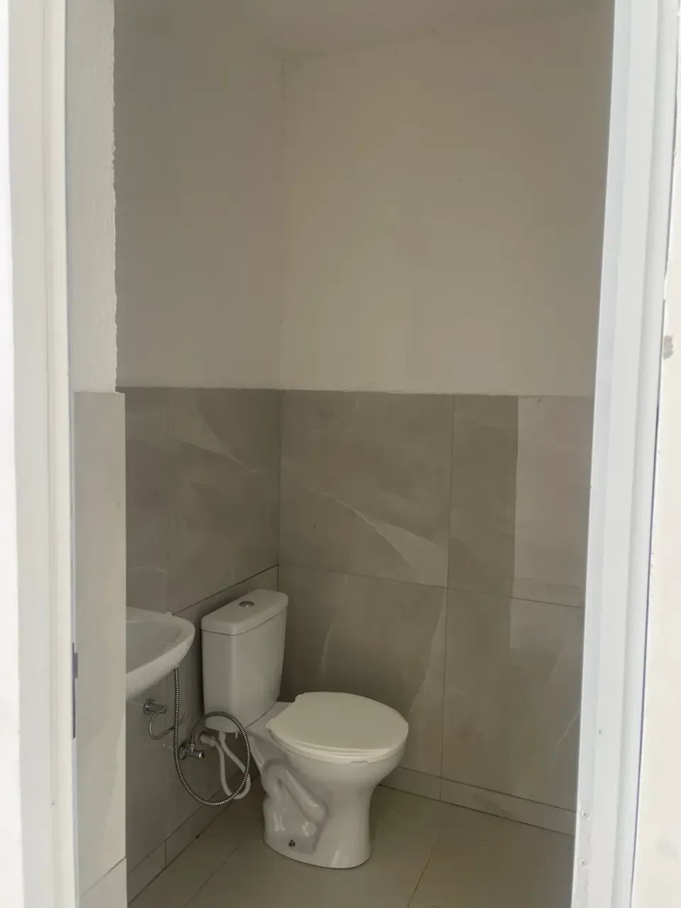 Alugo linda casa em condomínio fechado - Foto 4
