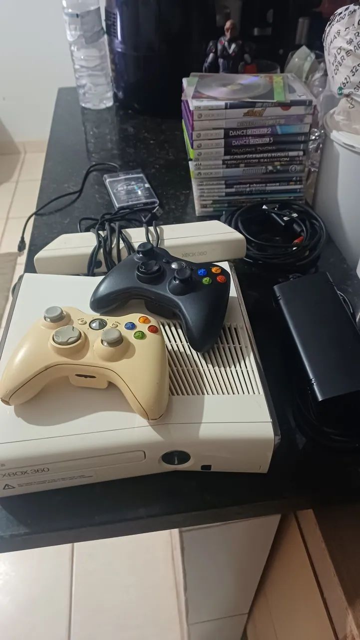 700