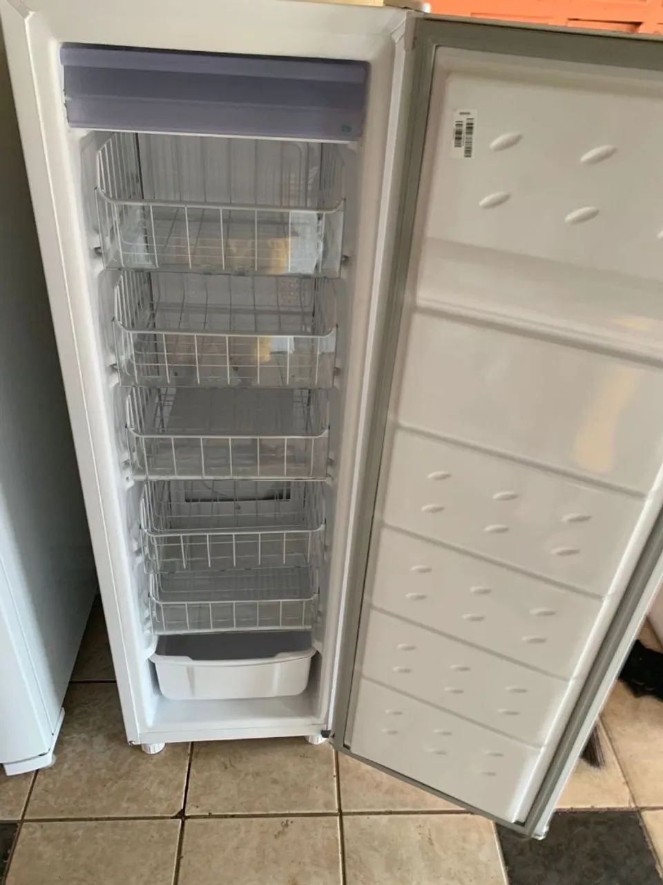 Vendo Esse Freezer Vertical - Foto 2