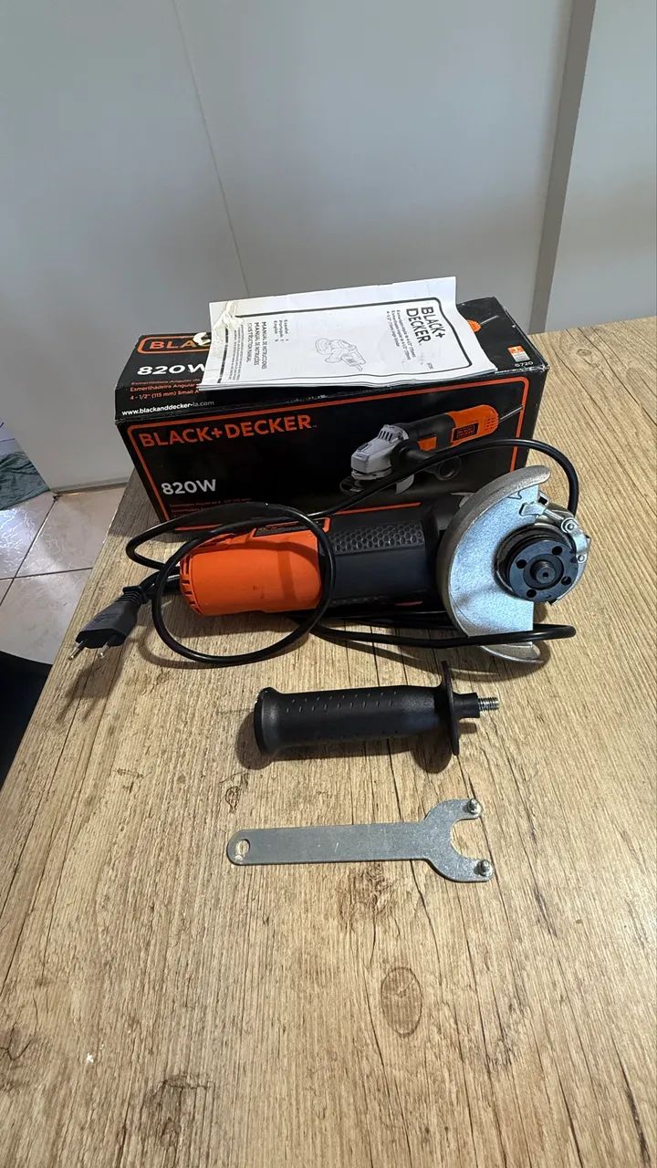 Esmerilhadeira angular Black and Decker - Foto 2