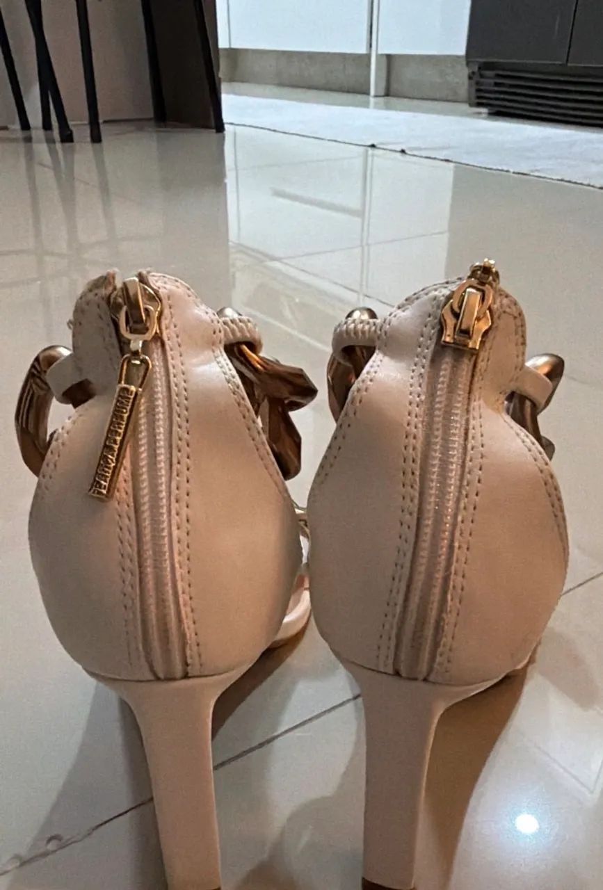sandália lança perfume corrente dourada 36 - Foto 3