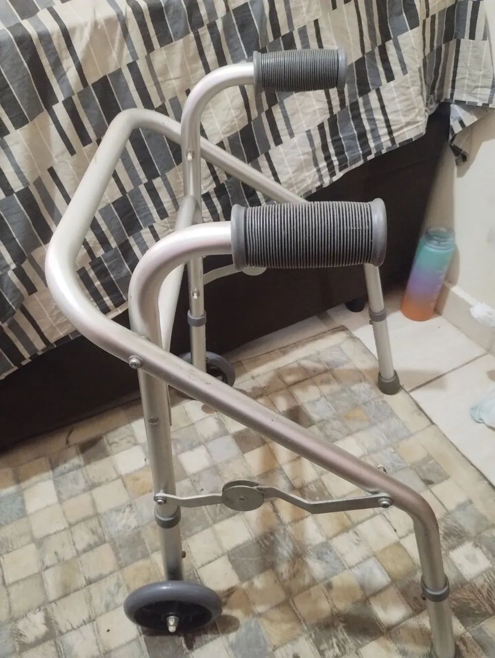 Vende -se um andador pra crianças com deficiência  - Foto 5