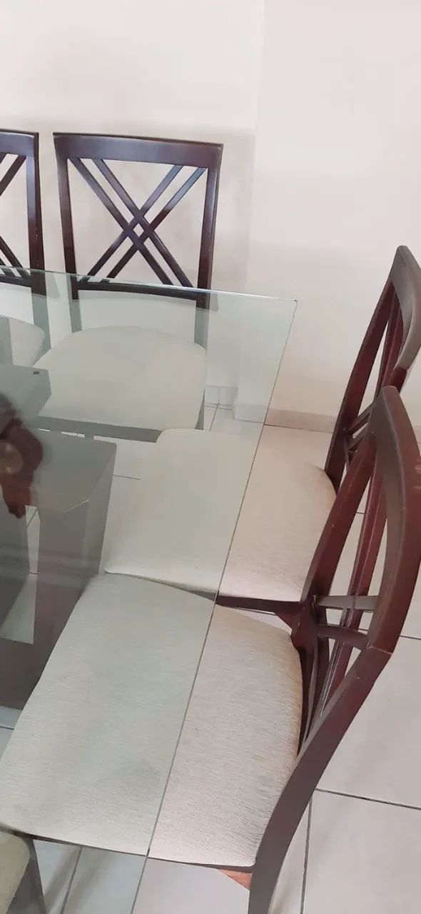 BAIXEI PRA VENDER - LINDA MESA EM VIDRO MODERNA 8 CADEIRAS USADAS - Foto 3
