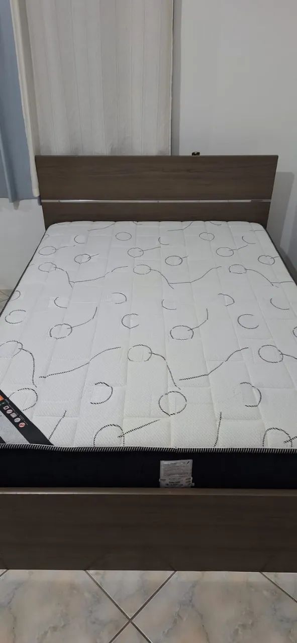 Cama de Casal com Colchão Ortobom - Bom Estado