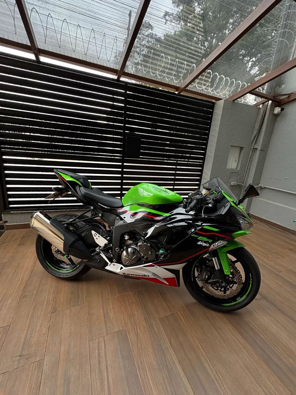 Kawasaki Zx-6r 636cc 2022 - 1502293117 | OLX