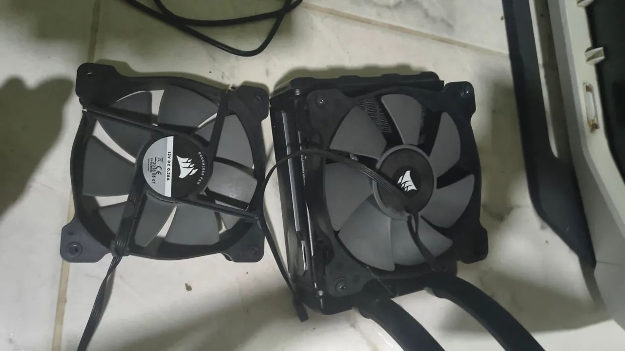 Water cooler Corsair usado