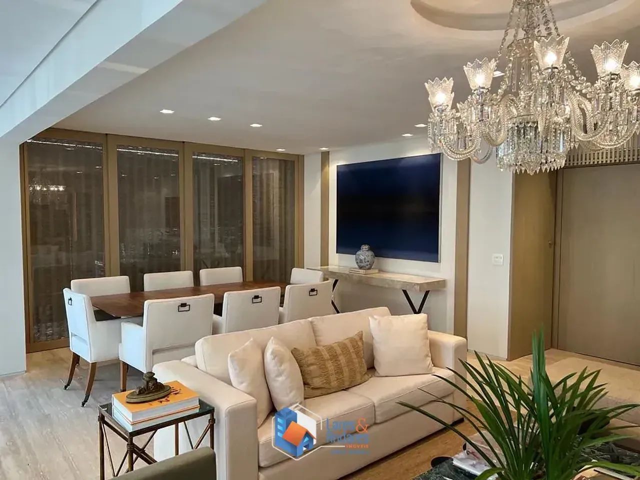 Apartamento para venda em Itaim Bibi com 2 quartos, sendo 2 suítes, 170m²
