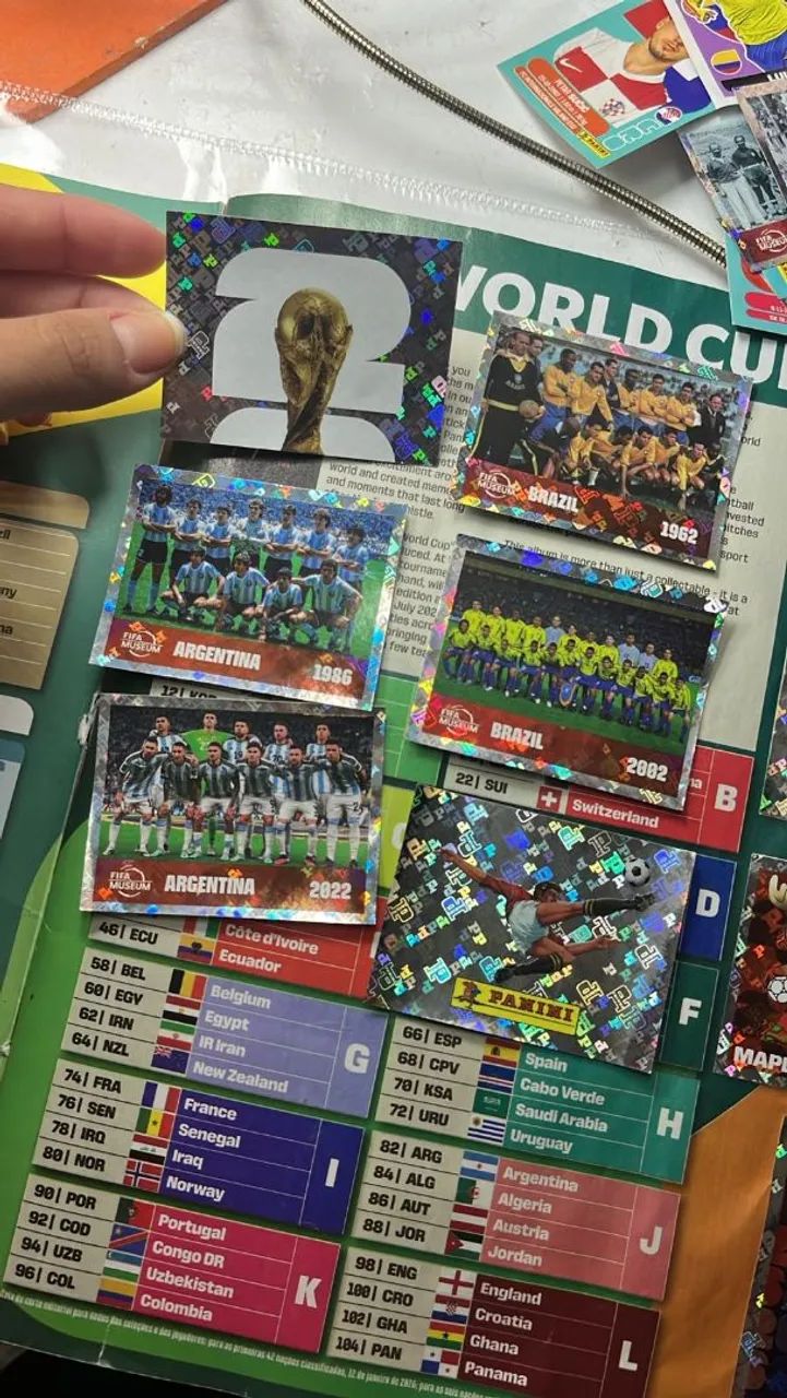 Troco Figurinhas Da Copa do Mundo Legends e normais  - Foto 2