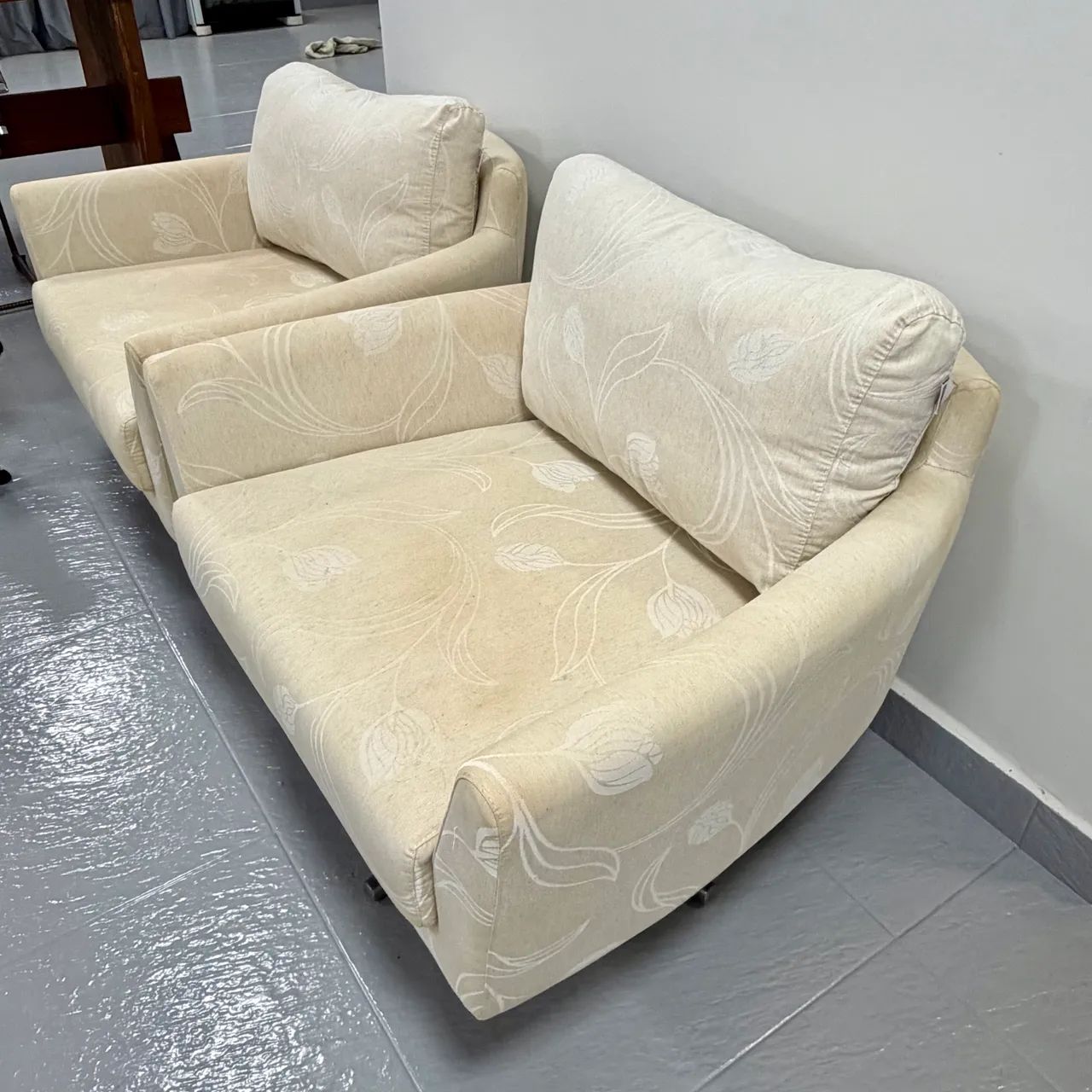 POLTRONAS GIRATÓRIAS MARCA ESTOFADOS JARDIM - Foto 2