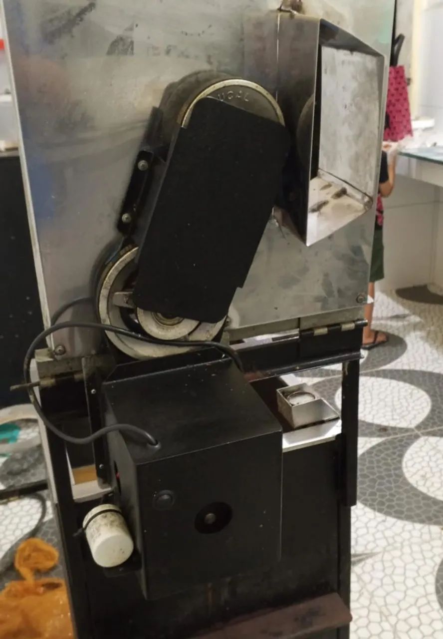 Máquina para fabricar Chips Bom Sucesso.