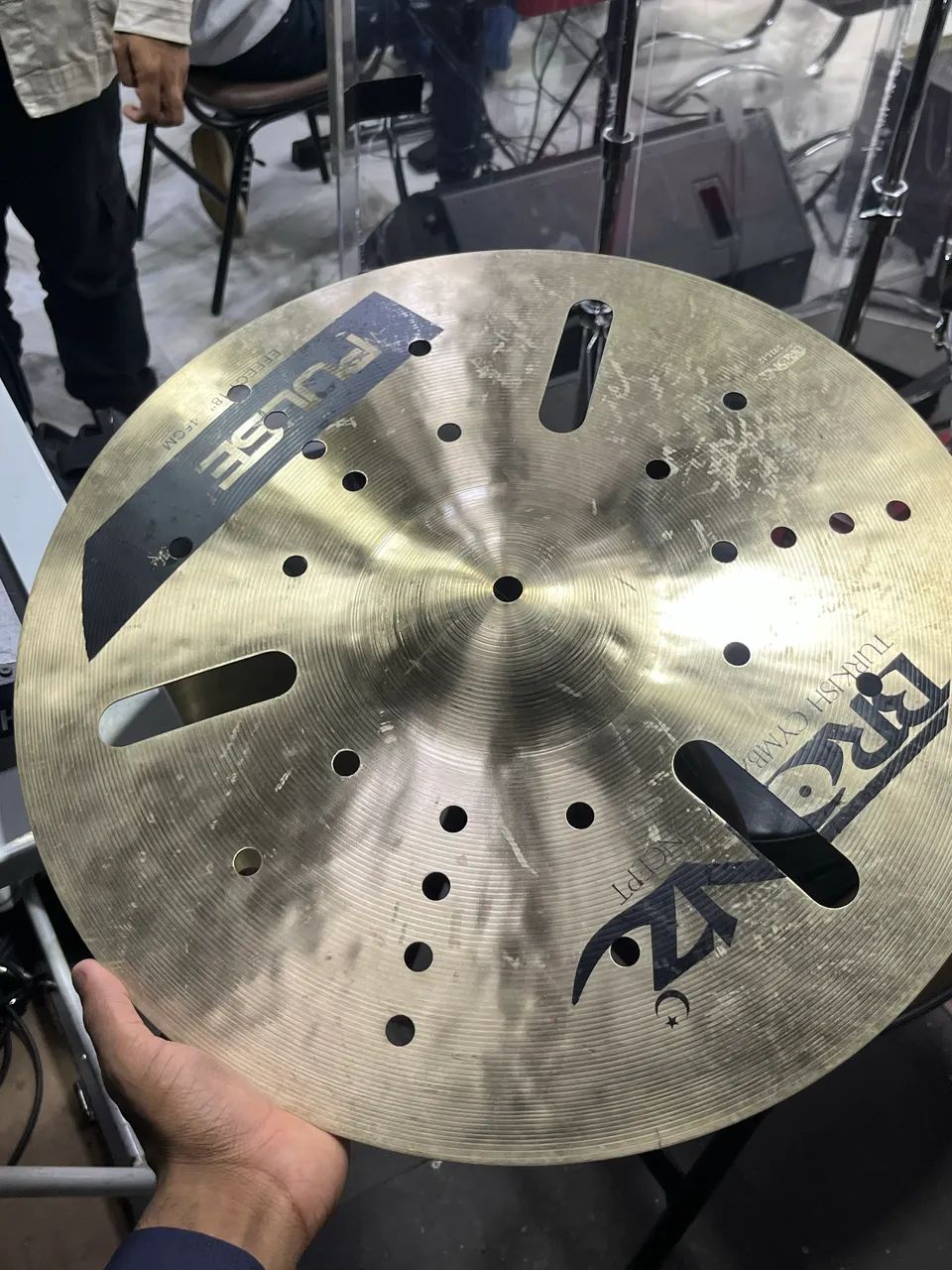 Prato Bronz Pulse Effect 18 furado liga b20 - Instrumentos