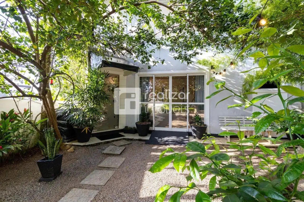 Casa em terreno compartilhado 2 quartos no bairro Agronômica Florianópolis