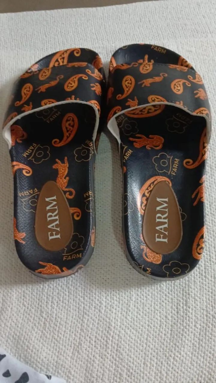 Chinelos FARMI/ várias estampas /numeração variada - Foto 2
