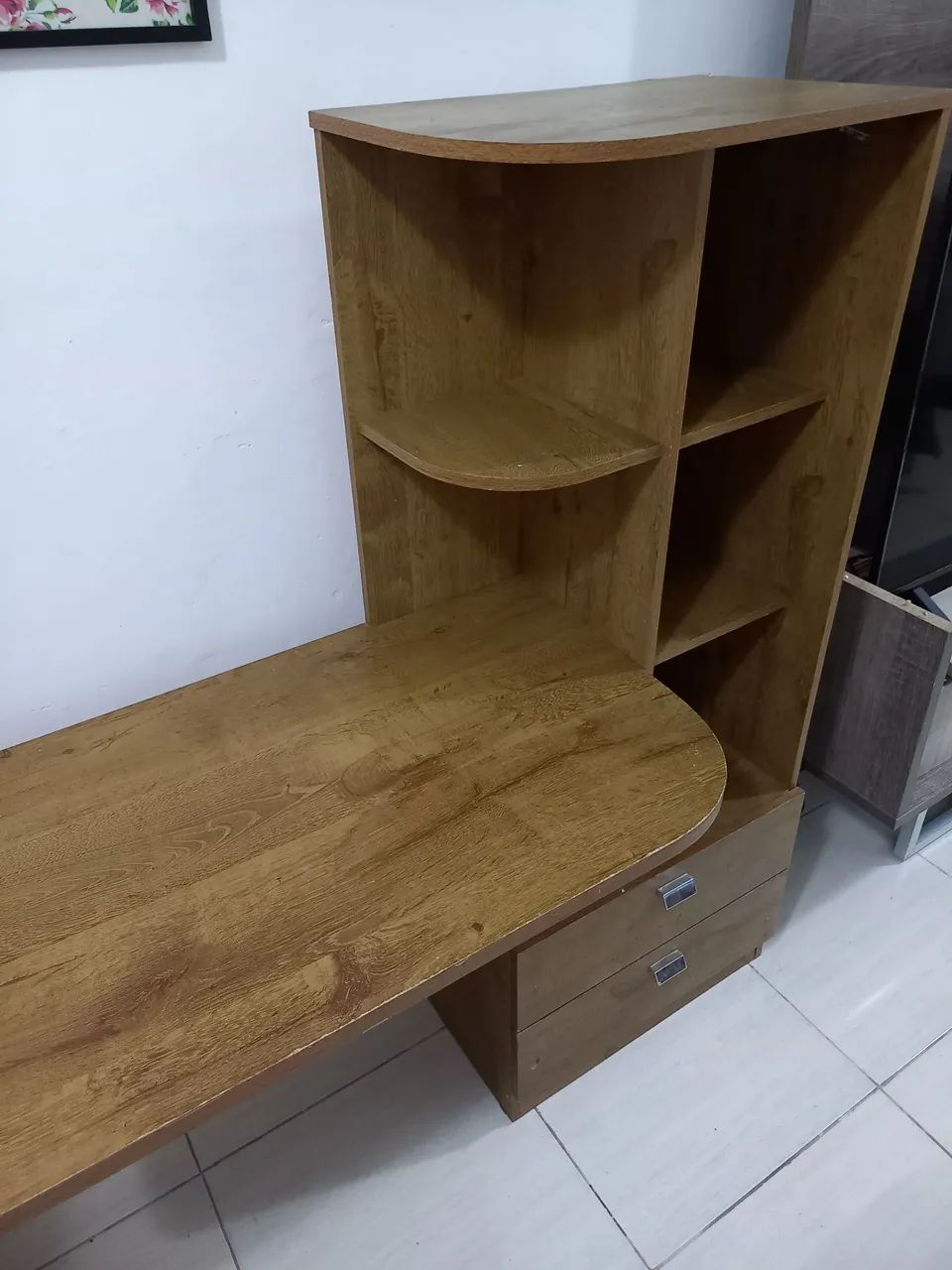 Mesa escrivaninha com gavetas e divisão  - Foto 2