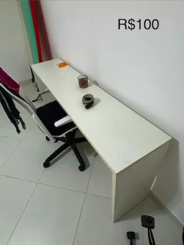 Mesa de escritório branca