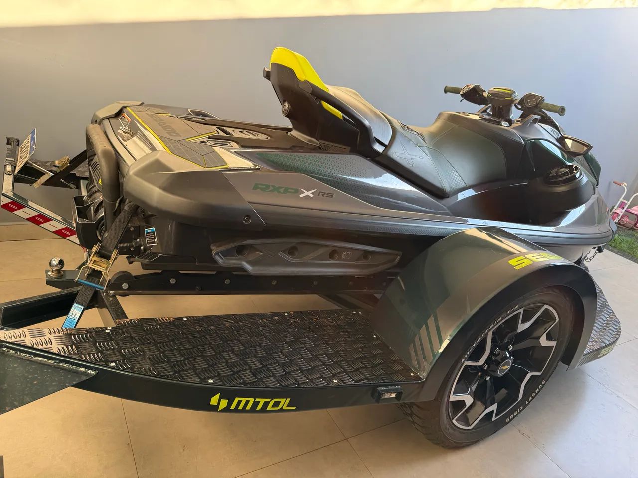 300 apex edição limitado , troco em jet 3 lugares ou carro  - Foto 3