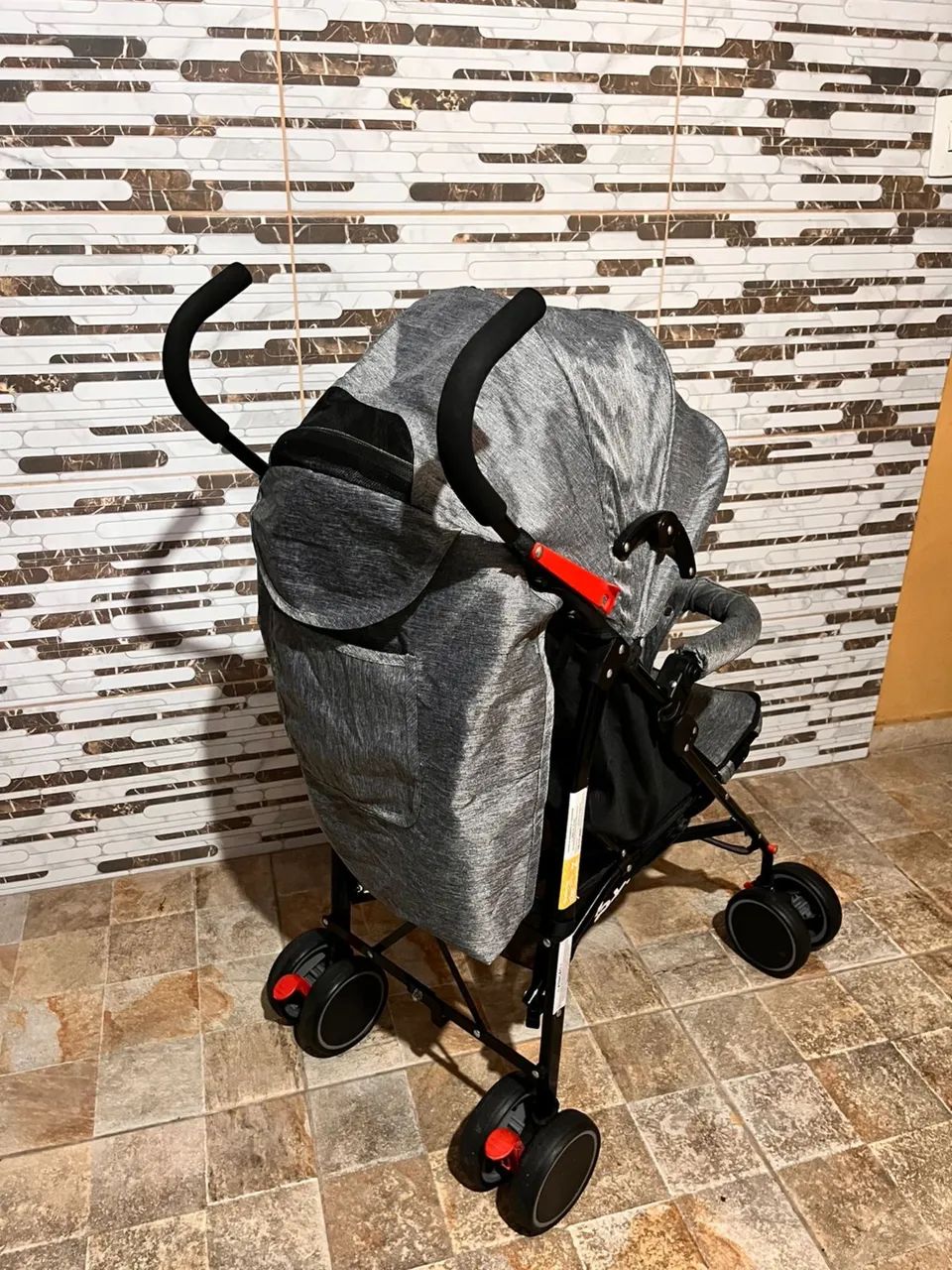 CARRINHO DE PASSEIO DE BEBÊ 