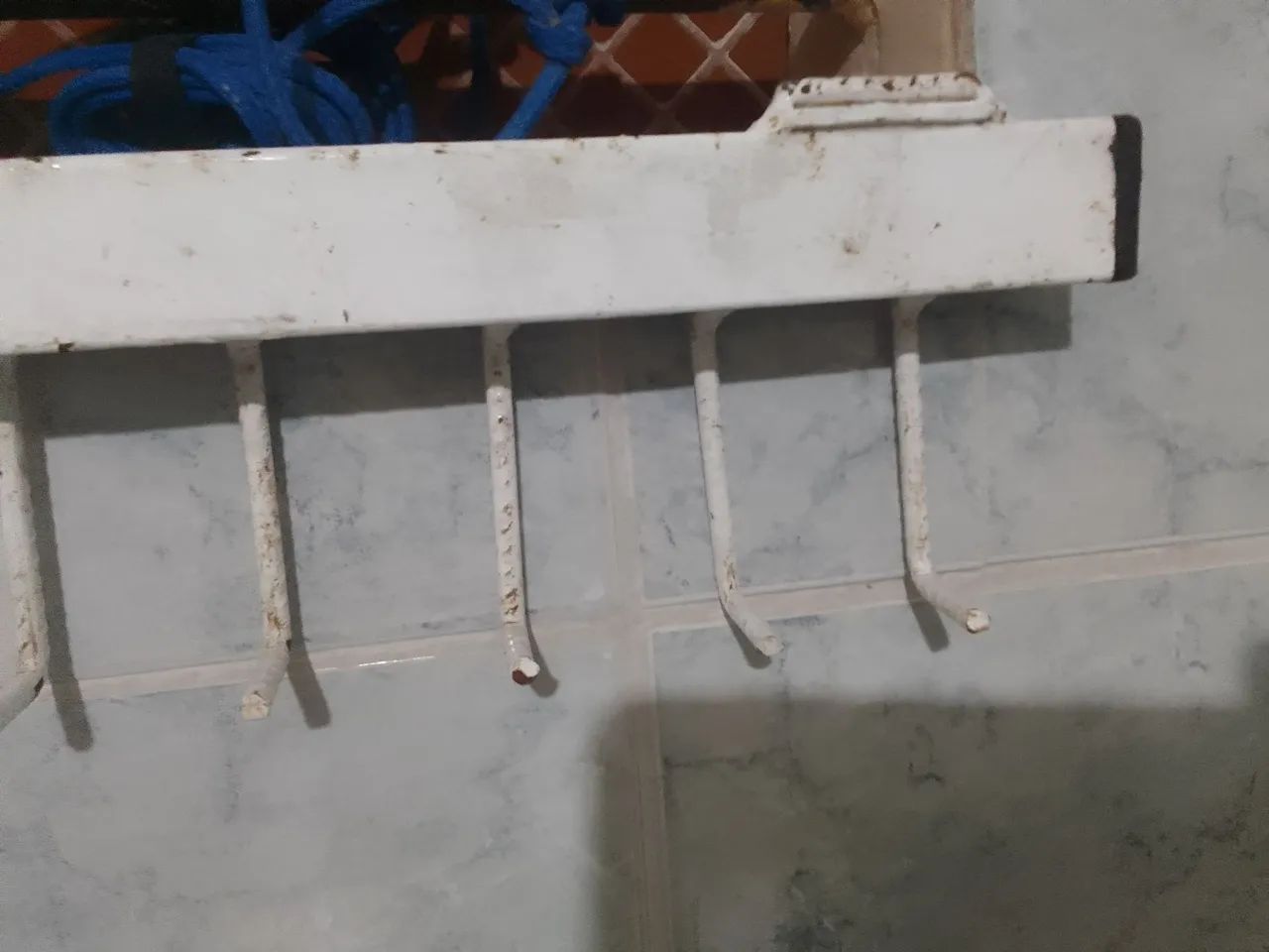 Suporte de parede com  20 ganchos multiuso - Foto 4