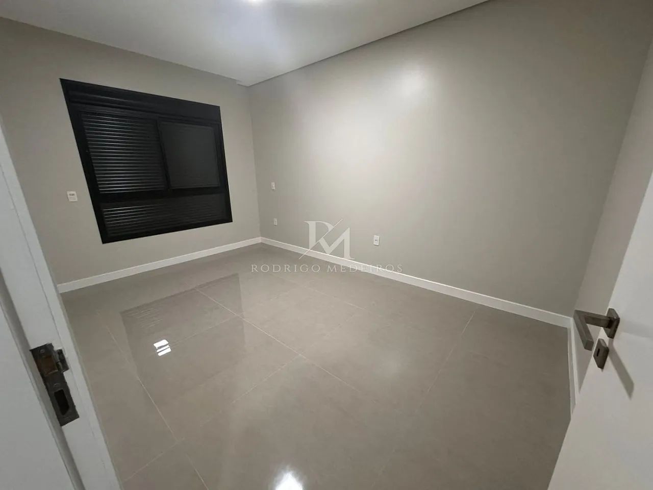 Casa com 3 quartos em condomínio com lazer e acabamento de alto padrão - Foto 4