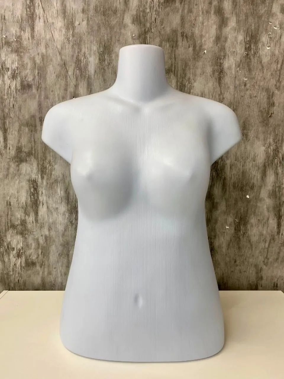BUSTO PLUS DE PLÁSTICO