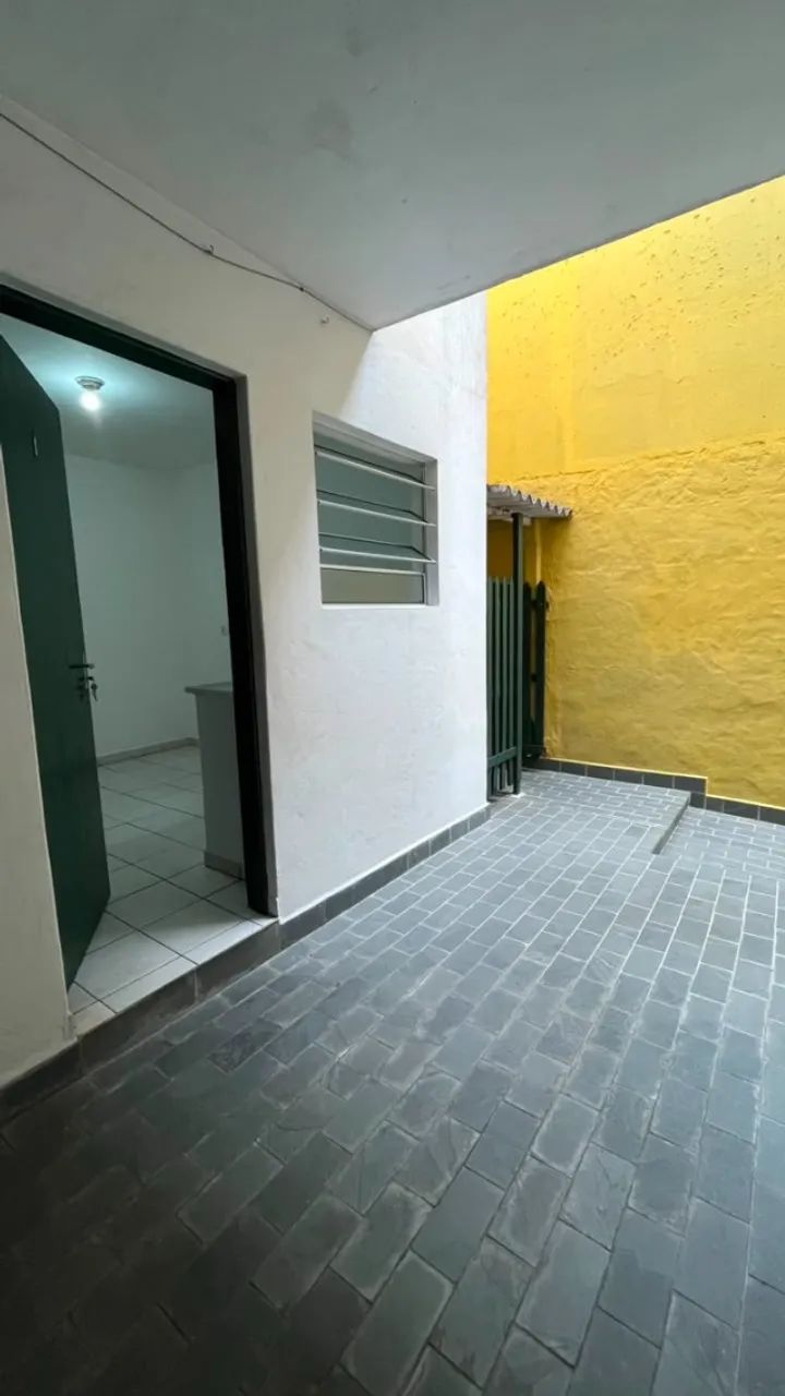 Apartamento Terreo de 2 Cômodos - Foto 2