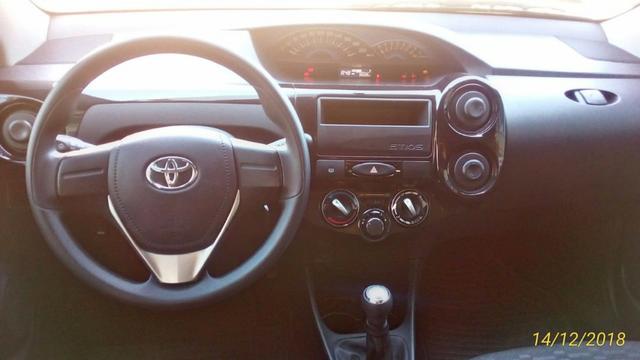Toyota Etios 1.3 Mecânico Branco 2016 - Foto 10