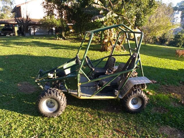 Gaiola com motor de moto