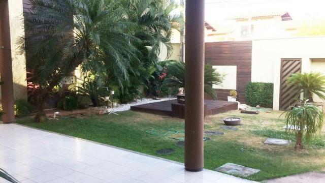 Casa duplex solta, 220 m² de área privativa, 6 vagas , 4 dormitórios