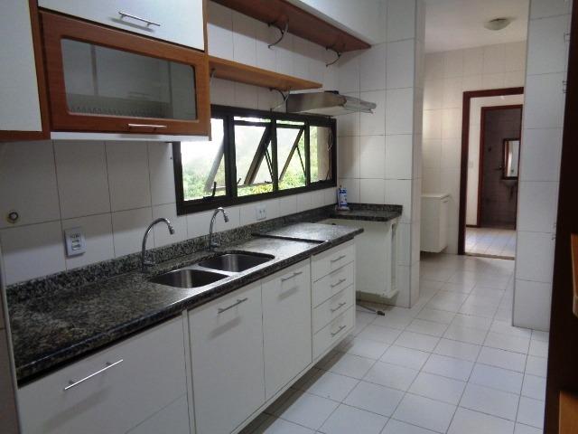 COD 672 - 4/4 Com Armários, Vagas de Garagem e Infraestrutura No Itaigara - Foto 19