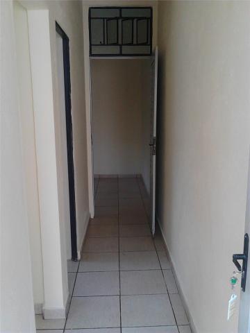 Quitinete com ótima localização, no aterrado. - Foto 4