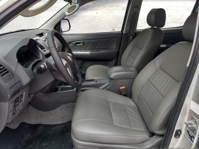 Hilux CD srv 3.0 D4-D 4X4 2013* Automatica* Couro* Protetor* Capota* Estribo* Pn.Novos - Foto 5