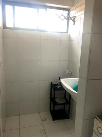 Lindo apartamento mobiliado quarto e sala area nobre de Jatiuca - 2 qds praia - Foto 12