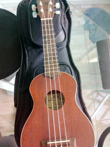 Ukulele novinho
