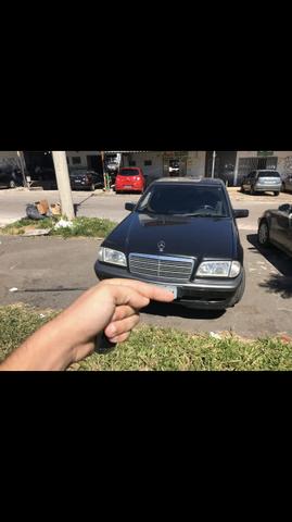 Mercedes C200 - Foto 2