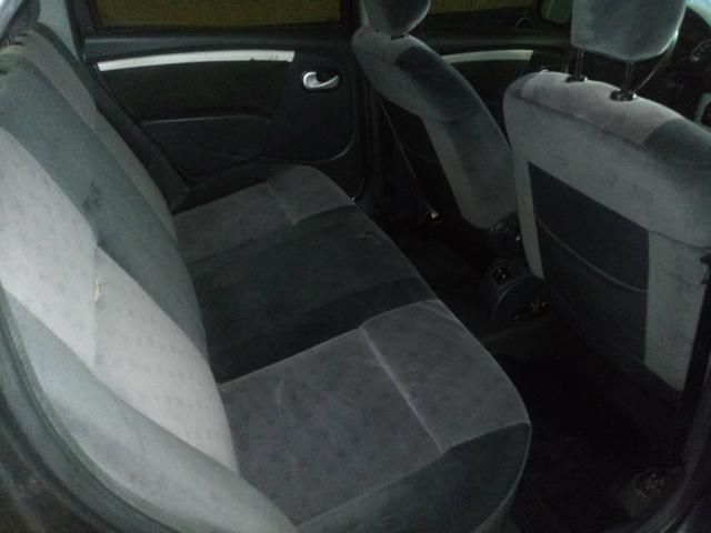 Renault Logan Privilege 1.6 - Foto 5