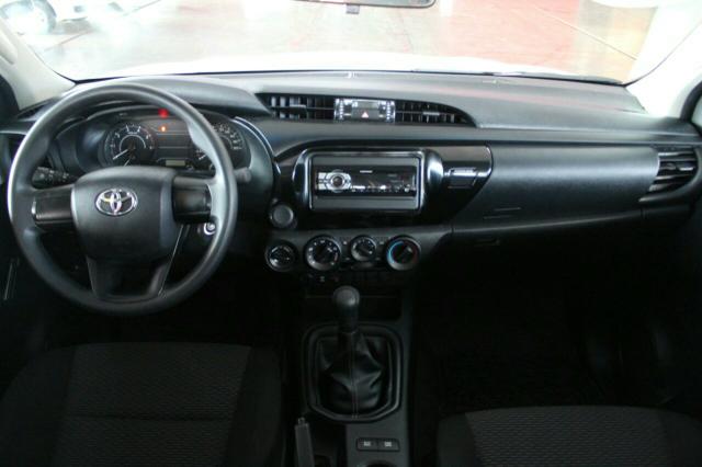 Hilux cd std MT 4x4 2.8 2017 - Foto 6