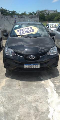 Etios Sedan Preta