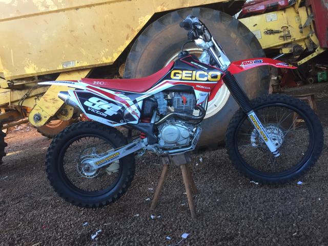 Crf 230f troco em carro do meu interesse