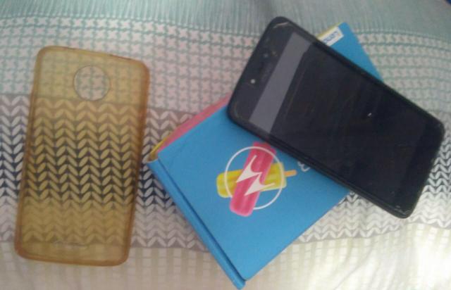 Moto c novinho